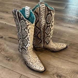 snakeskin, Corral cowgirl boots. handmade NEVER BEEN WORN